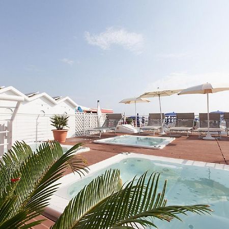 Riccione Beach Hotel - Enjoy Your Summer -Beach Village Incluso Экстерьер фото